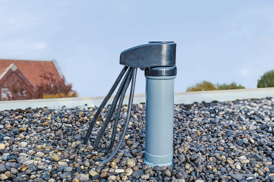 Fleck: Flachdach-Schwanenhals mit Klappelement.