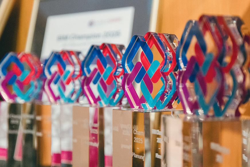 Bereits am Vorabend des Anwendertages, am 12. Mai 2026, kürt buildingSmart-Deutschland seine BIM Champions 2026.