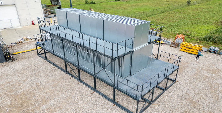 Bild 1 Der Prüfaufbau stellt die tatsächliche Installationssituation …