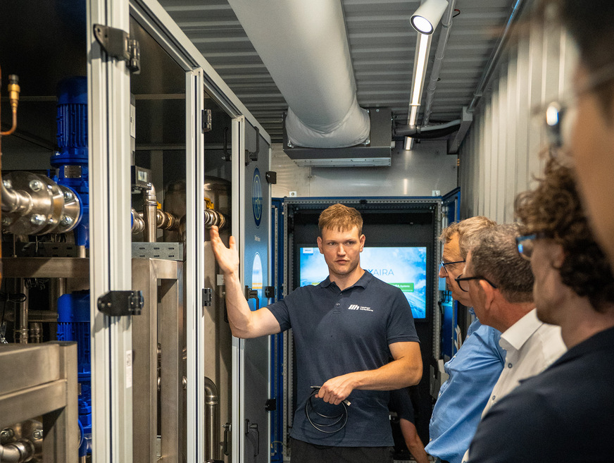 Direkter Fachaustausch an der Anlage: Praxisnahe Diskussionen zu KI‑basierter Steuerung und energieeffizientem Anlagenbetrieb.