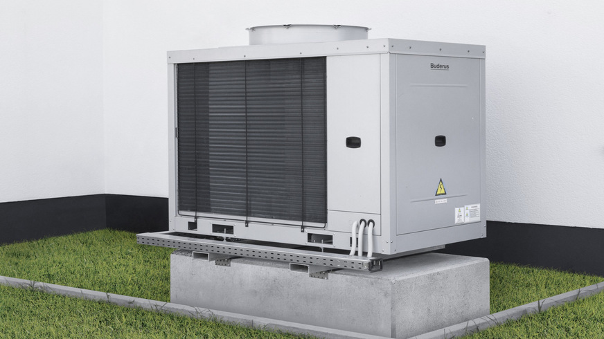 Bild 3 Die Außeneinheit der Luft/Wasser-Wärmepumpe Logatherm WLW276.