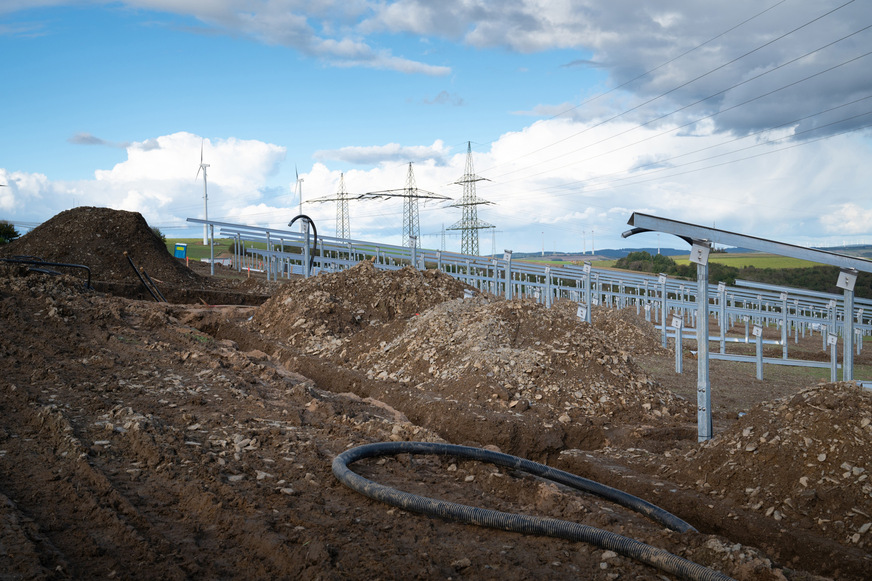 Obwohl der Weg zu einem klimaneutralen Energiesystem grundsätzlich richtig und technisch umsetzbar ist, erfolgt die Umsetzung nicht entschlossen genug.