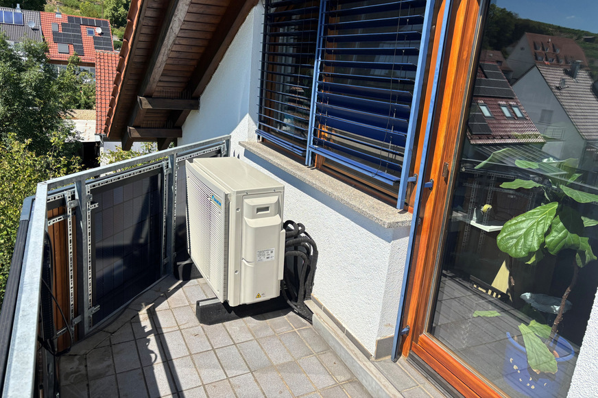 Bild 2: Im Sommer wird die Luft-Luft-Wärmepumpe zum Kühlen und Entfeuchten der Räume genutzt – besonders oft im Homeoffice im Dachgeschoss.
