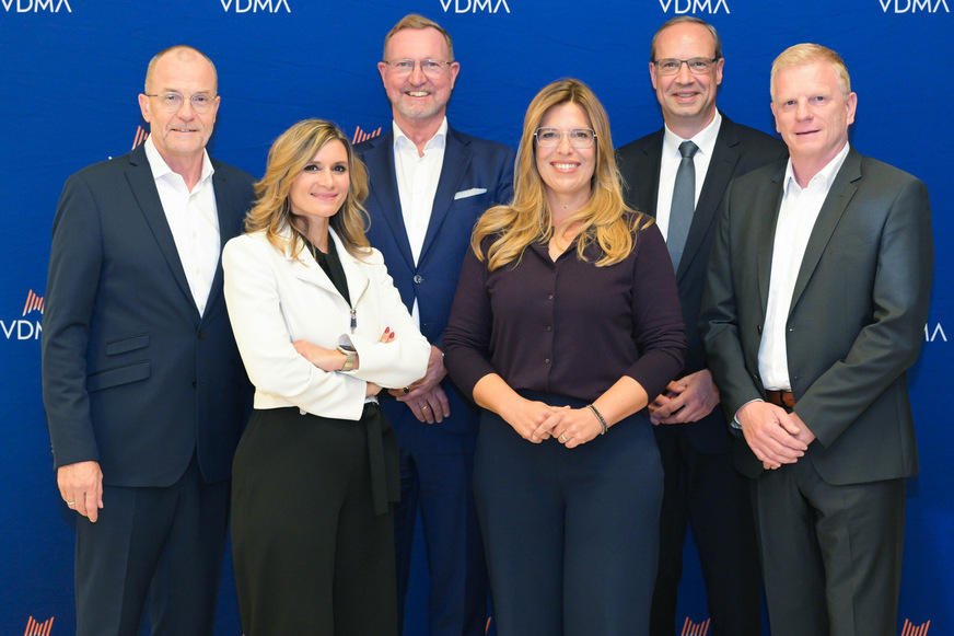 Gesamtvorstand Armaturen, v.l.n.r.: Michael Rimm, Dr. Laura Dorfer, Lubert Winnecken, Elisa Sasserath-Kentsch, Andreas Laschke, Oliver Bertram. Nicht auf dem Foto: Michael Everwand