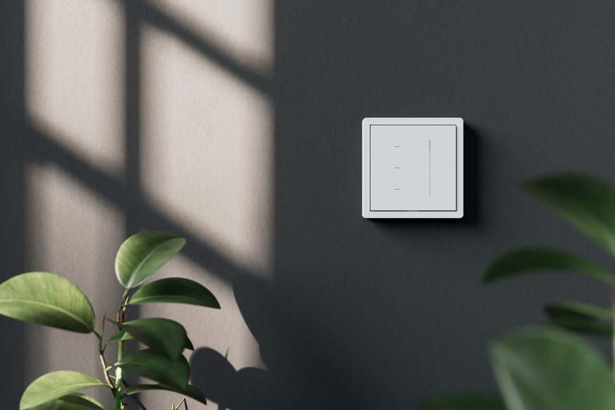 Das Gira System 70 überträgt die charakteristische 70 x 70 mm große Bedienfläche in eine modulare Systemwelt. Die Plattform umfasst vier Schalterprogramme in fünf Farbvarianten mit über 200 Funktionen.