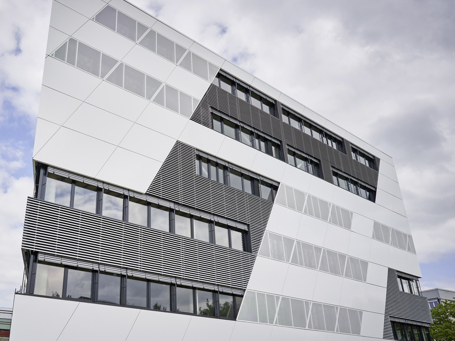 Die richtigen Dämmstoffe wählen: Steinwolle für Wärme-, Brand- und