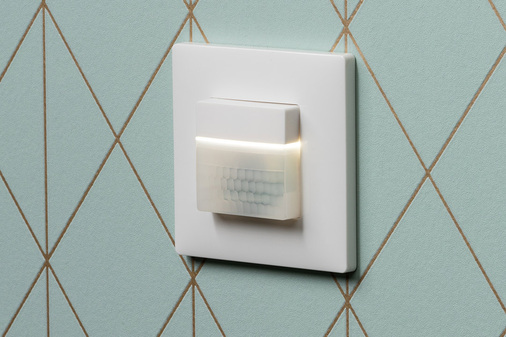 Die Bewegungs- und Präsenzmelder theMura machen durch ihr besonders flaches, attraktives Design überall eine gute Figur.