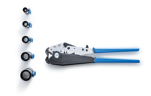 Geberit FlowFit kann bis d40 mit einer Handpresszange verpresst werden.
