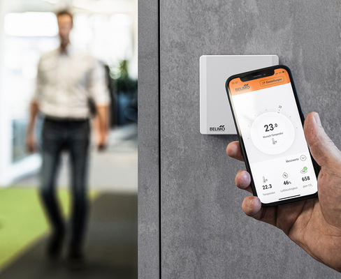 Mit der App Belimo Display können die aktuellen Raumwerte angezeigt oder Sollwerte verändert werden.