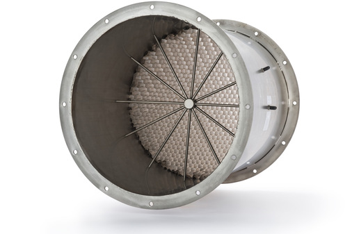 Airflow: Wilson-Staugitter mit Wabengleichrichter in Kanalabschnitt.