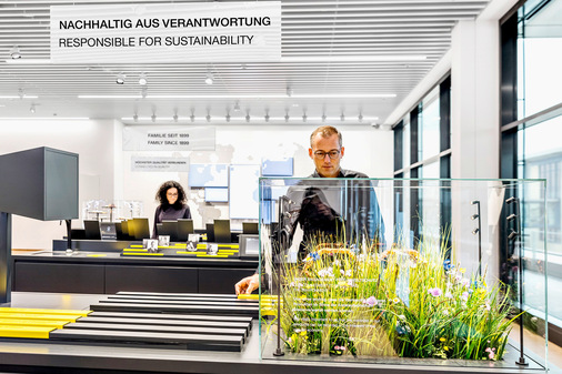 Bild 8 Das Unternehmen gestern und heute in der Viega World: 124 Jahre Firmengeschichte „zum Anfassen“.