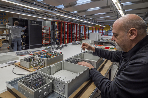 Blick in die Produktion bei ratiotherm am Standort Dollnstein in Oberbayern.
