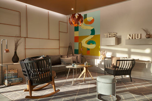 In den öffentlichen Bereichen sorgen großflächige Street-Art-Kunstwerke der lokalen Künstlerin Jumu Monster für optische Highlights.