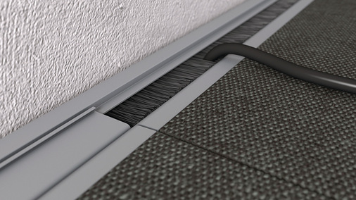 Hager: Leitungsaustritt über eine abdeckbare Bürstenleiste beim wandnahen Bodenkanal BKB.