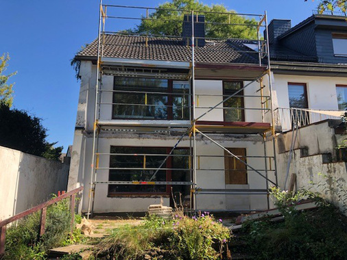 Am 8. September 2023 startete die Sanierung der Doppelhaushälfte, nach nur 22 Tagen wurde sie abgeschlossen.