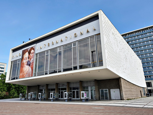 Bild 6 Die Jahrzehnte der Nutzung haben ihre Spuren hinterlassen. Nach mehreren Teilsanierungen steht nun eine Generalinstandsetzung des Kino International in Berlin an.