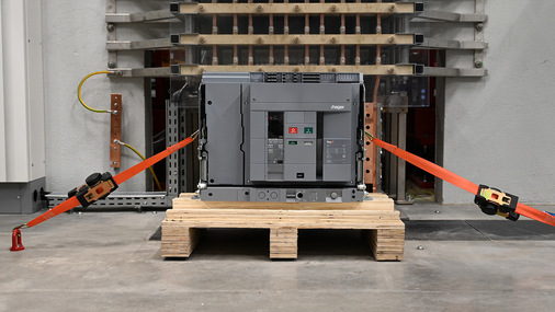 Im Hochleistungs-Prüflabor Taranis.