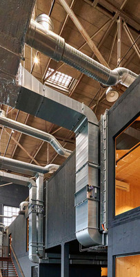 Den RheinRiff-Gründern war wichtig, auch die Infrastruktur für die Klimatisierung der Räume formschön zu gestalten und jeden Raum individuell be- und entlüften zu können.