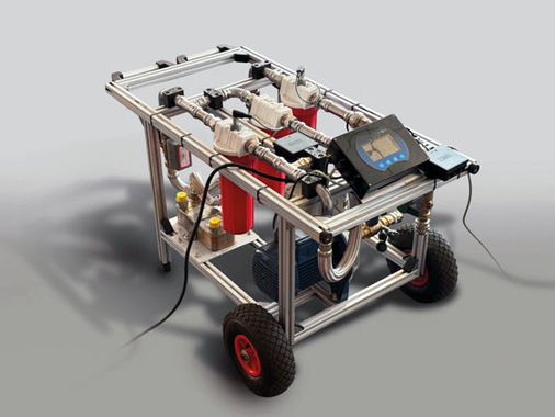 Als hauseigener Werkskundendienst der perma-trade Wassertechnik GmbH bietet das Pethea-Team alle Leistungen rund um die Anlagenwasseraufbereitung aus einer Hand und verfügt auch über spezielle Produktlösungen – wie etwa hier das mobile permaLine Teilstromverfahren in einer XXL-Variante.