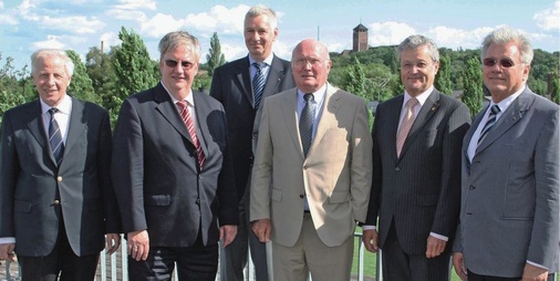 Der neue ZVSHK-Vorstand (v.r.): Präsident Werner Obermeier, Manfred Stather (Vize), Dieter Lackmann, ­Ulrich Kössel, Friedrich Budde und Rolf Richter