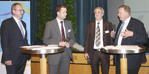 Diskutierten zum Thema Vertriebswege (v.l.): FV-Hauptgeschäftsführer Dr. Hans-Balthas Klein, Referatsleiter Albrecht ­Oesterle und Günter ­Hanninger sowie FV-Vorsitzender Joachim Butz.