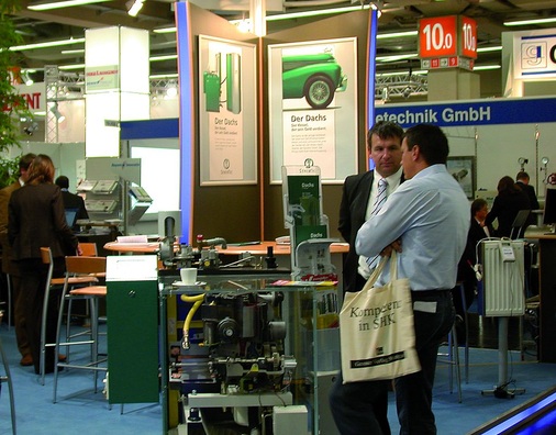 Senertec profitiert vom Wunsch vieler Ein- und Mehrfamilienhausbesitzer nach Eigenstromerzeugung. Da die Brennstoffzellen-Heizgeräte weiter auf sich warten lassen, greifen viele zu den Motorvarianten.