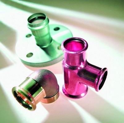 Bild 6 Für Pressfittings mit Zwangsundichtigkeit dürfen nur Pressbacken eingesetzt werden, die nach den Angaben der Systemanbieter bzw. der Werkzeughersteller gewartet worden sind.