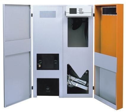 Wolf: Pellet-Heizkessel „BHP“. 

Pellet-Heizkessel bis 35 kW 

Die beiden Pellet-Heizkessel „BHP-25“ und „BHP-35“ erweitern das Wolf-Sortiment jetzt auf einen Leistungsbereich von 2,4 bis 35 kW. Die Kessel haben ein Brennsystem aus hochtemperaturfestem Edelstahl sowie eine vollautomatische tägliche Brenner- und Wärmeübertragerreinigung. Eine Lambdasonde sowie Luftmasse-Sensoren regeln die Verbrennung mit einem Kesselwirkungsgrad von 96 % laut Anbieter. Abweichungen in der Brennstoffqualität werden durch die Analysetechnik erkannt und ausgeregelt. Das Pellet-Transportsystem „Vaccu-Trans“ überwindet Saugstrecken von bis zu 20 m. 

Wolf 84048 Mainburg Telefon (0 87 51) 7 40 info@wolf-heiztechnik.de www.wolf-heiztechnik.de