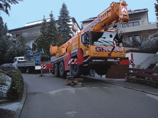 Oft ist bereits ein hoher Aufwand erforderlich, um überhaupt das Bohrequipment zum Einsatz zu bringen. Damit sich die Geothermie für Geldbeutel und Umwelt rechnet, ist eine sorgfältige Planung erforderlich. - © Vaillant
