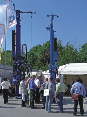 Ganz auf die Belange der oberflächennahen Geothermie ­abgespeckt: Die Rotamax-Bohrgeräte von Geotec Bohrtechnik, Nordkirchen. - © Wolfgang Schmid
