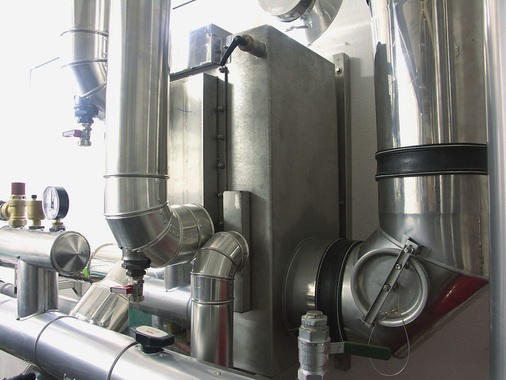 Die Hydrocube, hier in einer Großanlage schon in Betrieb, soll auch für kleine Feuerstätten einsetzbar sein [Schräder].