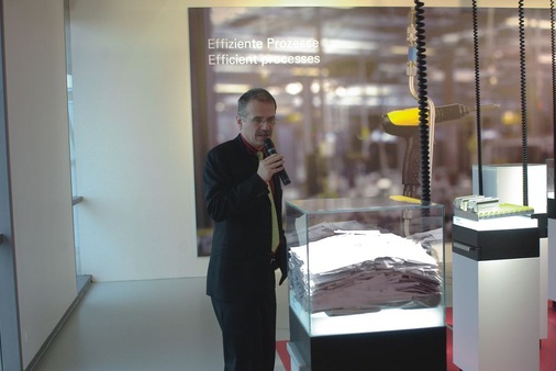 Gesammelte Blitzideen in der Ausstellung Galeria: Rund 20000 „kleine ­Vorschläge“ reichen die Viessmann-Mit­arbeiter ­jährlich ein. „Blitzschnell ist auch die ­Umsetzung“, erläutert Akademie-Leiter Dr. Gerhard Meier-Wiechert, „in der Regel ­werden die Vorschläge innerhalb von fünf Tagen um­gesetzt.“