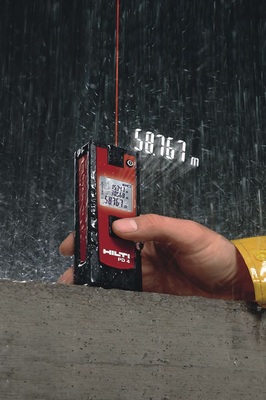 Das Gehäuse sollte baustellentauglich, sprich: stoß-, staub- und spritzwassergeschützt sein.