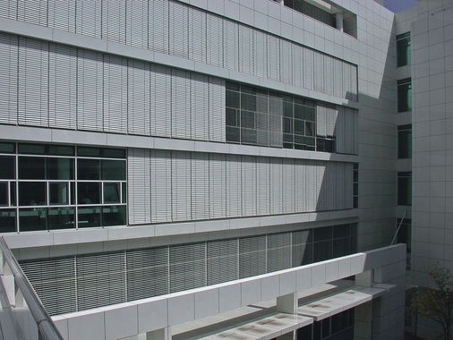 Auch die Anbieter von Sonnenschutzeinrichtungen arbeiten an neuen Konzepten, bei der die Wettervorhersage mit berücksichtigt werden soll.