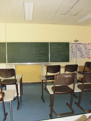 Schüler lassen sich oft mit großem Erfolg für den bewussten Umgang mit Energie im Schulalltag begeistern. Wettbewerbe und die Visualisierung des eigenen Einflusses motivieren besonders.