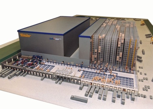 Beeindruckende Ausmaße und Daten: Europas größtes Hochregallager bietet Platz für bis zu 200000 Paletten. Täglich werden über 9000 Paletten umgeschlagen.