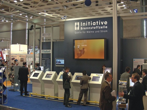 Mit fast unveränderten ­Exponaten präsentierten sich die Mitglieder der ­Initiative Brennstoffzelle auf der diesjährigen ­Hannover Messe. ­Allgemeine Erkenntnis: ­Unsere Geräte müssen ­besser, billiger und ­einfacher werden.