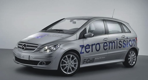 F-Cell-Car. Ab 2010 soll die B-Klasse von Mercedes-Benz mit Brennstoffzellenantrieb an den Start gehen. Die Bundesregierung setzt neuerdings jedoch auf Elektroautos mit Lithium-Ionen-Batterie. - © Mercedes-Benz
