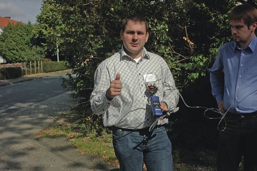 Dichtheitsprüfset

Wöhler DC 2000 W

für Abwasserleitungen gemäß

DIN EN 1610 (abgebildet ist die Profiausstattung).

Bernd Bornemann, Vertriebsleiter SHK bei Wöhler, erklärt den

im Messgerät integrierten Prüfablauf aus DIN EN 1610.