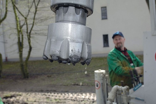 Vier Erdwärmesonden ­wurden für das Energie­konzept des “inhaus1“ ­abgeteuft.