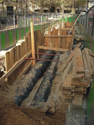 Nicht nur in Paris werden Fernkältenetze ausgebaut und neue geplant. Die Hersteller von thermisch angetriebenen Kältemaschinen könnten von diesem Trend profitieren.