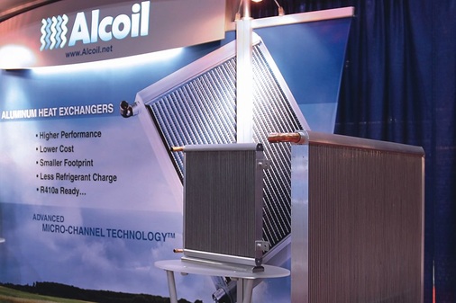 Branchenkenner reden ­bereits von einer Revolution bei den Wärmeübertragern. Weltweit werden derzeit Fertigungskapazitäten für die schlanken, hocheffi­zienten Microchannel-Wärmeübertrager aus Aluminium aufgebaut.