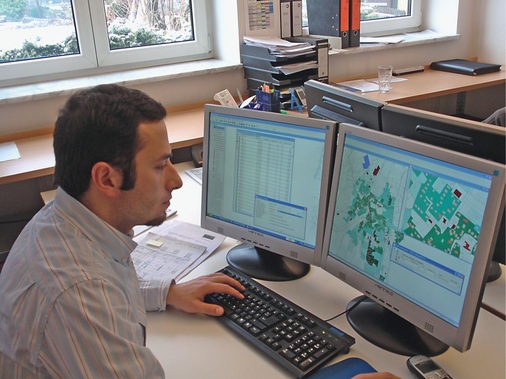Räumlich hochaufgelöste GIS-basierte Wärmekataster sind eine zuverlässige Grundlage für Projektentwicklung, Planung und Kostenschätzung für kapitalintensive Wärmenetze. Dazu werden im GIS (Geoinformationssystem) Wärmebedarf (Sachdaten) und geografische Lage (Geodaten) verknüpft.
