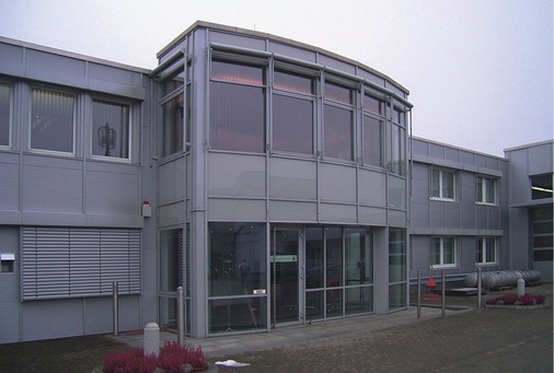 Die Braunschweiger Flammenfilter GmbH produziert und vertreibt Flammendurchschlagsicherungen, Ventile und Tankzubehör. Am Hauptsitz in Braunschweig laufen im Rechenzentrum Daten einer international aktiven Firmengruppe zusammen. Ein zentrales Element des Sicherheitskonzeptes ist eine automatische Löschanlage.