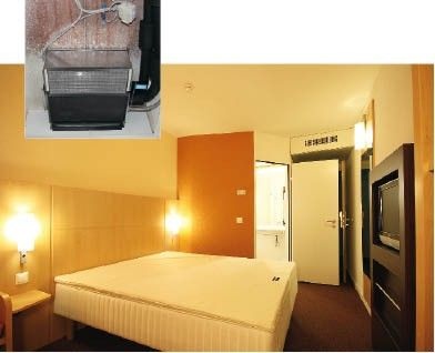 Alle 112 Hotelzimmer werden über Fancoils beheizt und gekühlt. Der hygienisch notwendige Luftwechsel wird über eine separate Lüftungsanlage bereitgestellt. Ansicht des Heiz-/Kühl-Moduls als Deckeneinbaugerät.