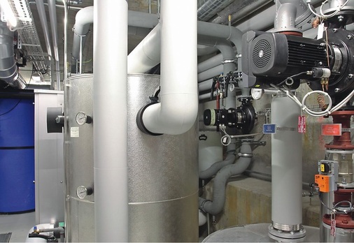 Das sehr ausgeklügelte Regelungskonzept mit regelbaren Pumpen ist ein wesentlicher Teil der bedarfsgeführten Kälteerzeugung.
