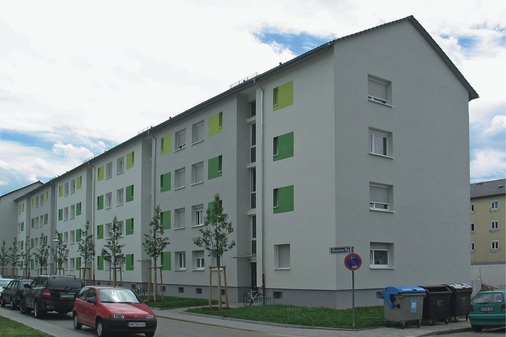Mit großem Aufwand modernisierte die GBG einen Wohnblock in Mannheim Schönau. Die 16 Erdgeschosswohnungen wurden barrierefrei gestaltet. - © Geberit
