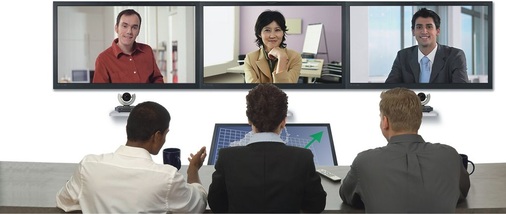 Video-Konferenzsysteme können sogar den Eindruck ­erwecken, die Gesprächspartner befänden sich direkt am Besprechungstisch.