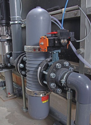 Bild 1 Der doppelte Berkal Disk-Filter schützt die Ultrafiltration vor Schwebstoffen.