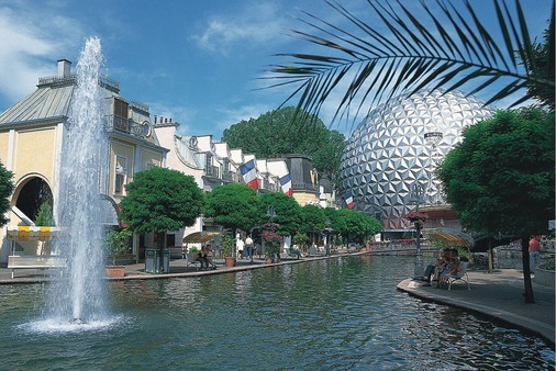 Bild 2 Der Europa-Park in Rust ist der besucherstärkste Freizeitpark Deutschlands.